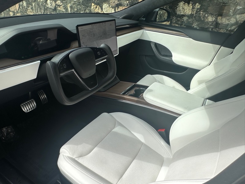 2022 Tesla Model S photo 10