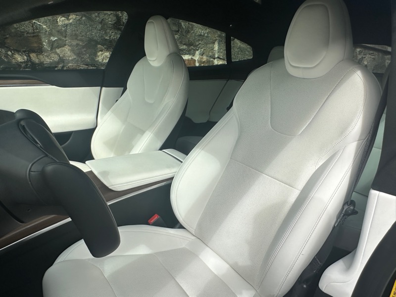 2022 Tesla Model S photo 11