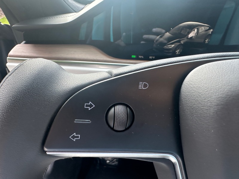 2022 Tesla Model S photo 13