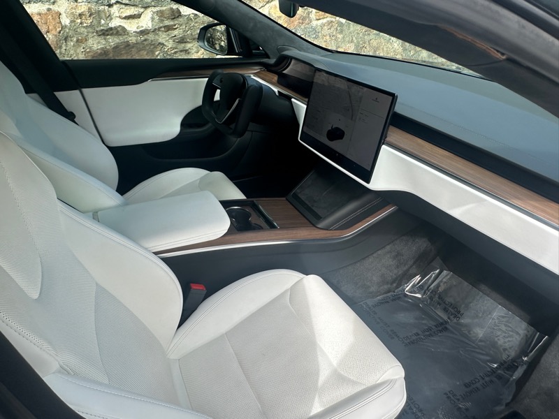 2022 Tesla Model S photo 17