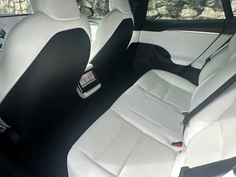 2022 Tesla Model S photo 19