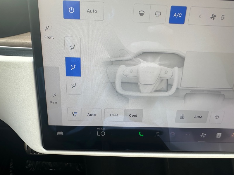 2022 Tesla Model S photo 32