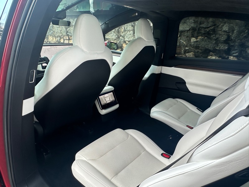 2022 Tesla Model X photo 22