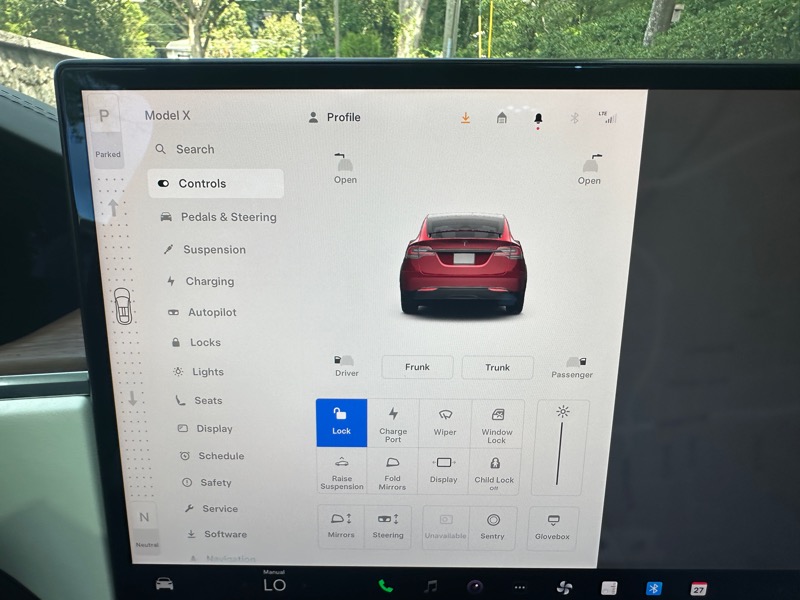 2022 Tesla Model X photo 38