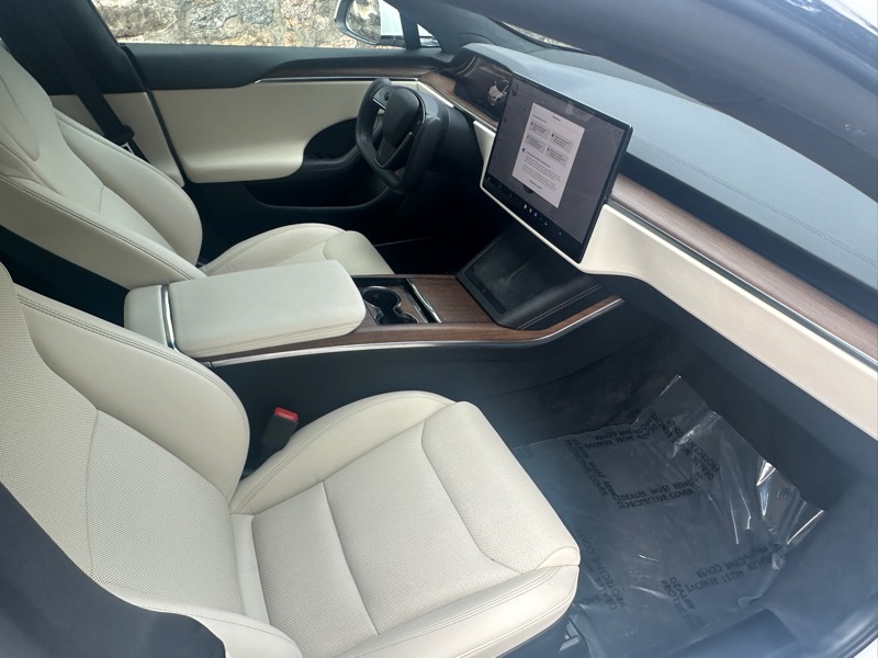 2022 Tesla Model S photo 17