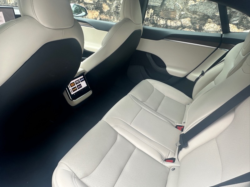 2022 Tesla Model S photo 19