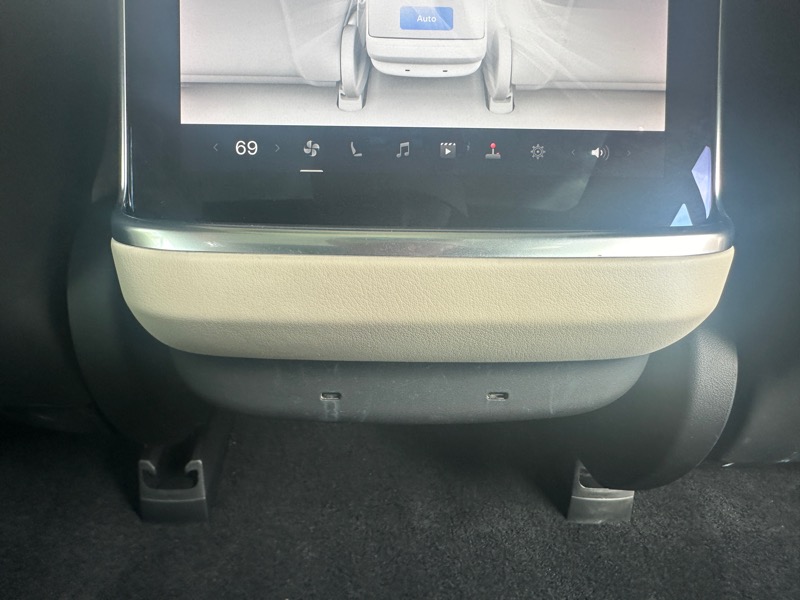 2022 Tesla Model S photo 24