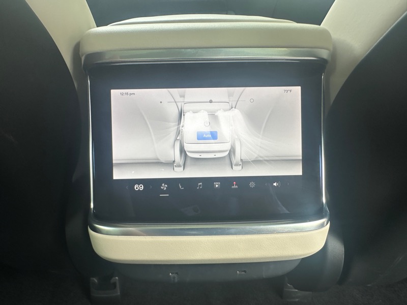 2022 Tesla Model S photo 25