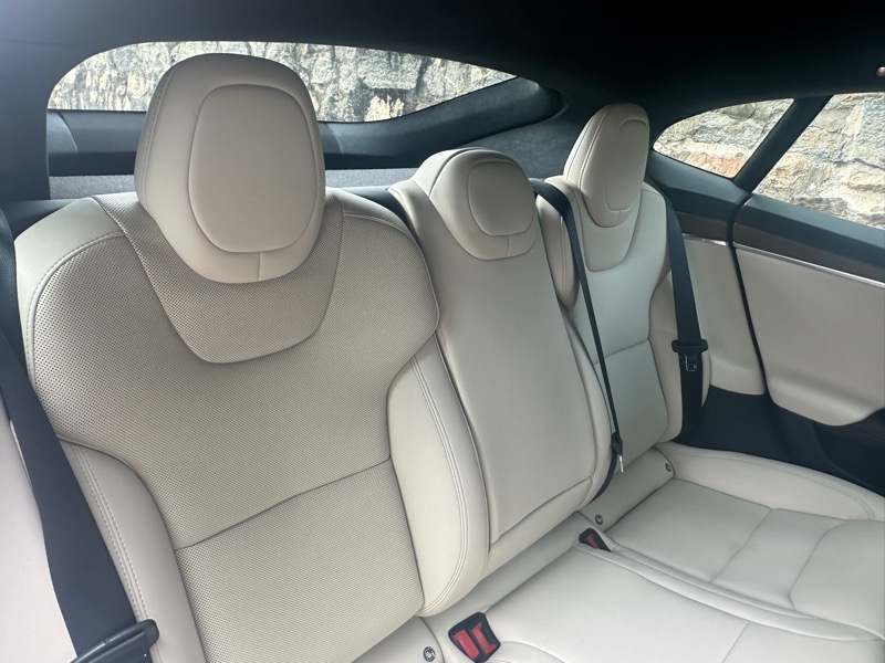 2022 Tesla Model S photo 29