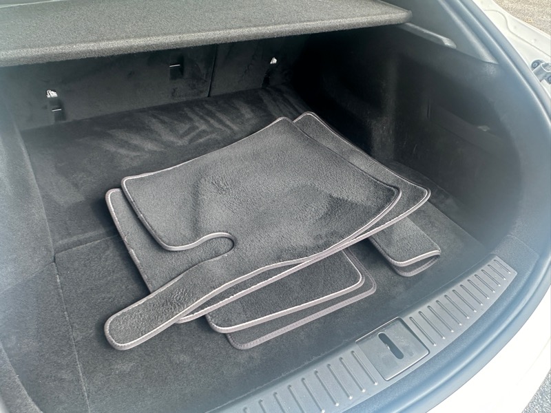2022 Tesla Model S photo 32