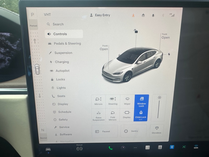 2022 Tesla Model S photo 37