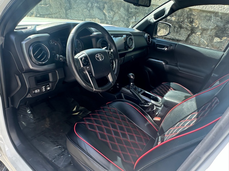 2017 Toyota Tacoma TRD V6 Double Cab 4x4 photo 11