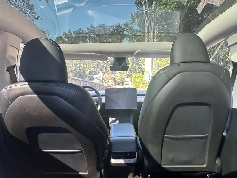 2024 Tesla Model Y Long Range photo 5