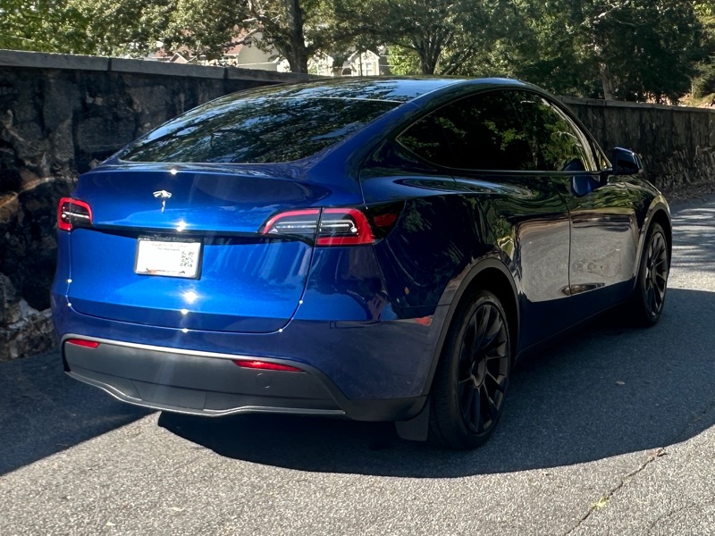 2024 Tesla Model Y Long Range photo 9