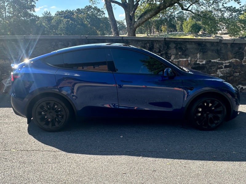 2024 Tesla Model Y Long Range photo 10