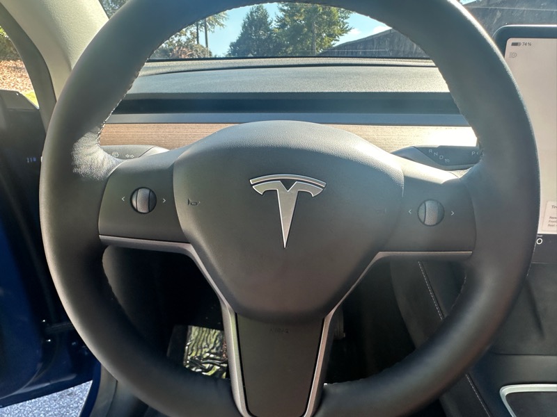 2024 Tesla Model Y Long Range photo 14