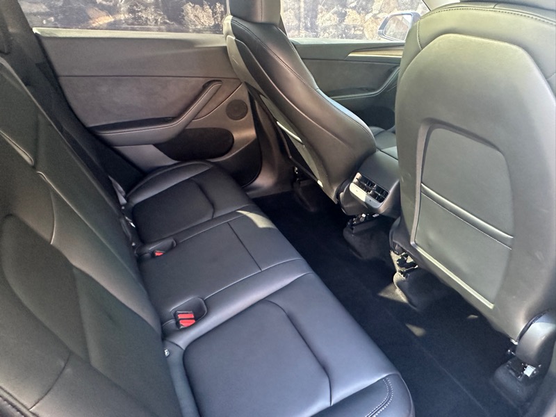 2024 Tesla Model Y Long Range photo 24