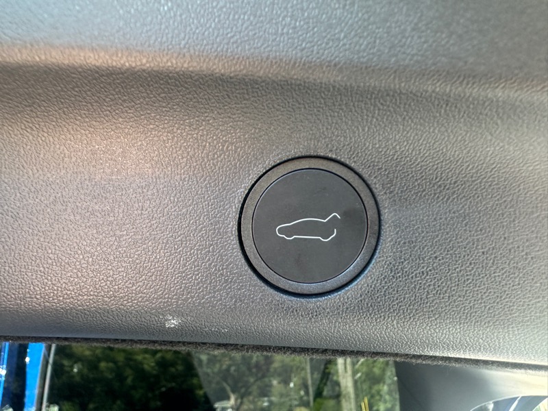 2024 Tesla Model Y Long Range photo 28