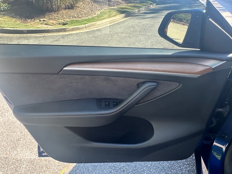 2024 Tesla Model Y Long Range photo 48