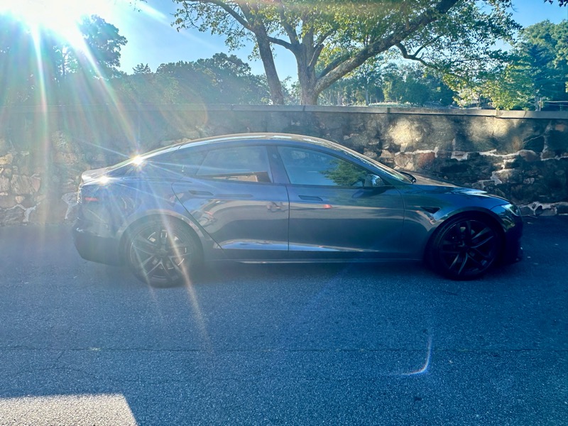 2022 Tesla Model S photo 8