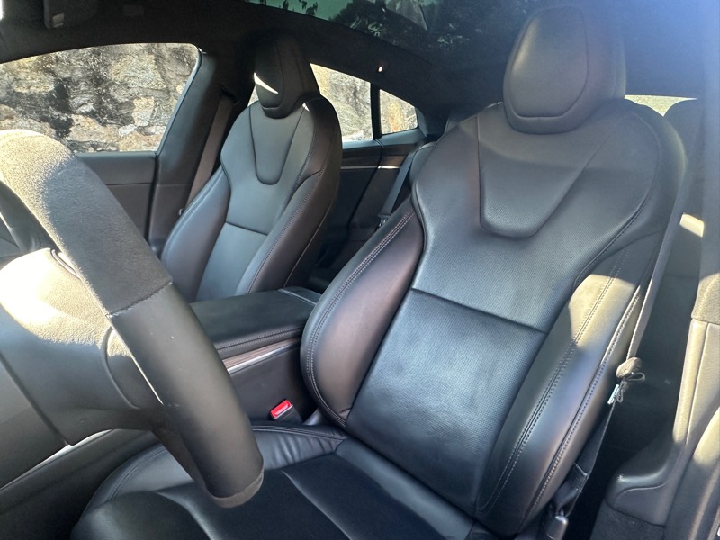 2022 Tesla Model S photo 11