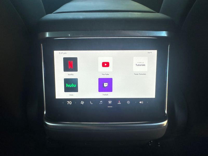 2022 Tesla Model S photo 25