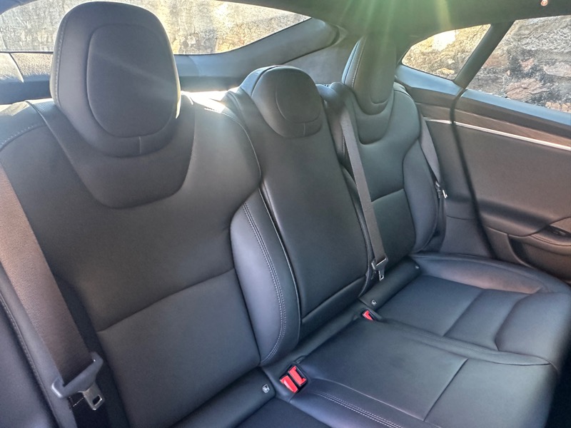 2022 Tesla Model S photo 30