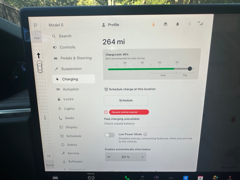 2022 Tesla Model S photo 36