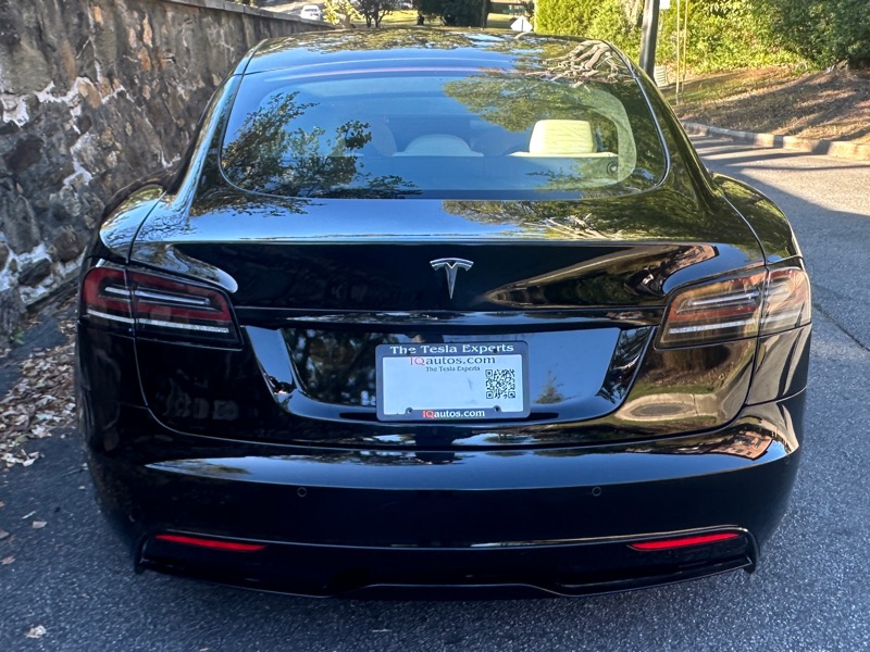 Tesla Model S  2022