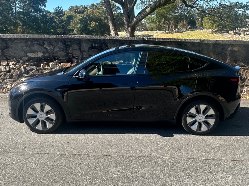 Tesla Model Y  2023