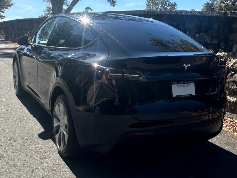 Tesla Model Y  2023