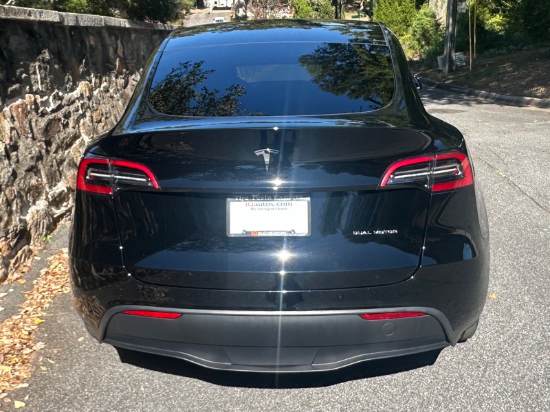 Tesla Model Y  2023