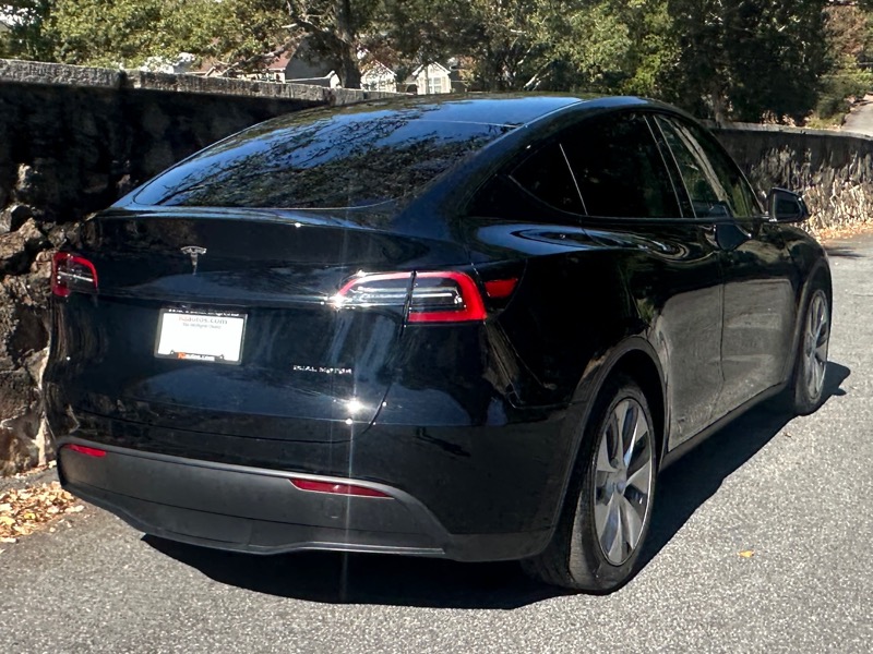 Tesla Model Y  2023