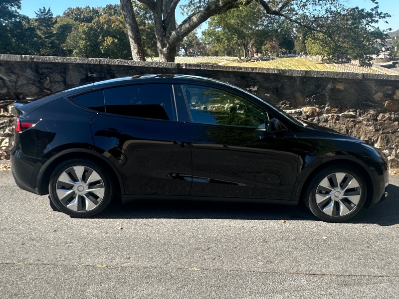 Tesla Model Y  2023