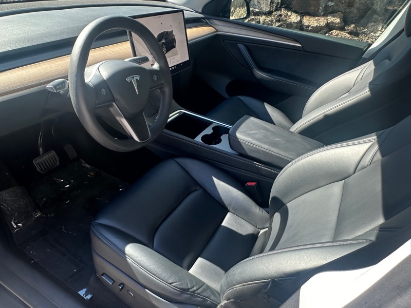 Tesla Model Y  2023