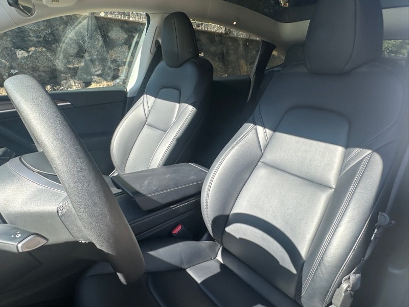 Tesla Model Y  2023