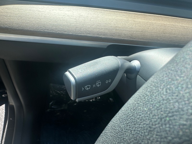 Tesla Model Y  2023