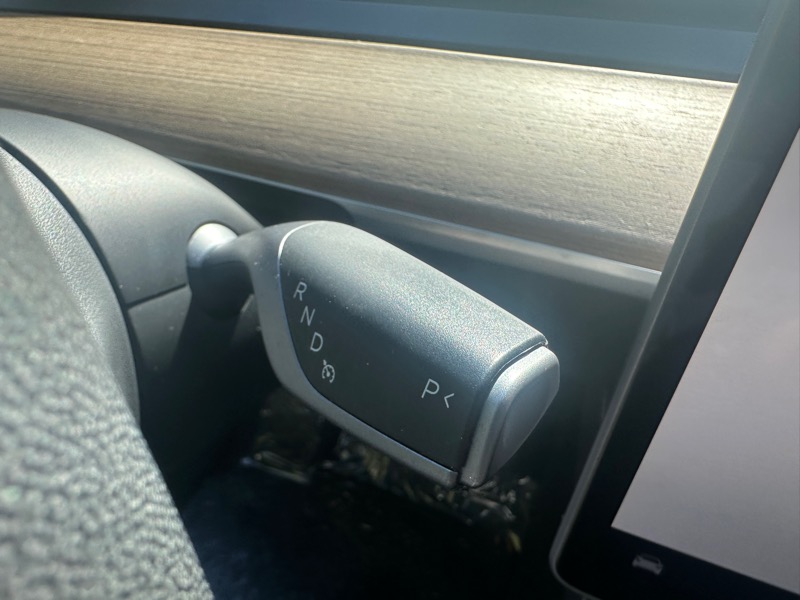Tesla Model Y  2023