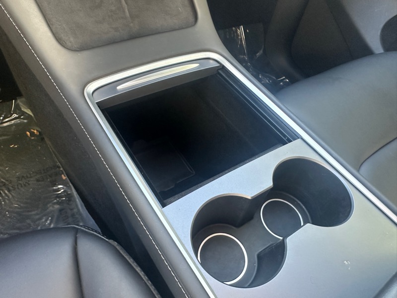 Tesla Model Y  2023
