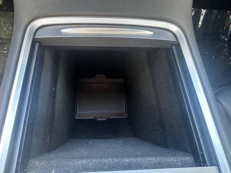 Tesla Model Y  2023