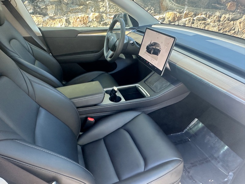 Tesla Model Y  2023