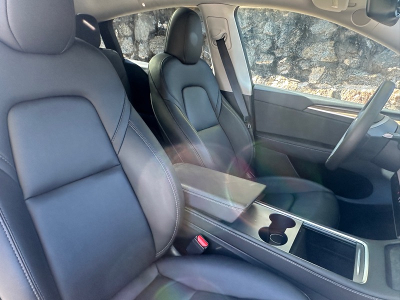 Tesla Model Y  2023