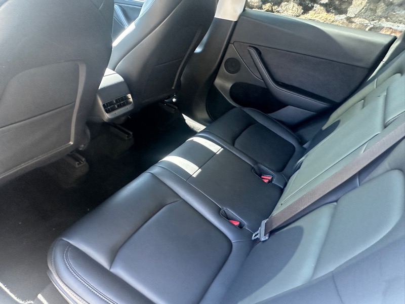 Tesla Model Y  2023
