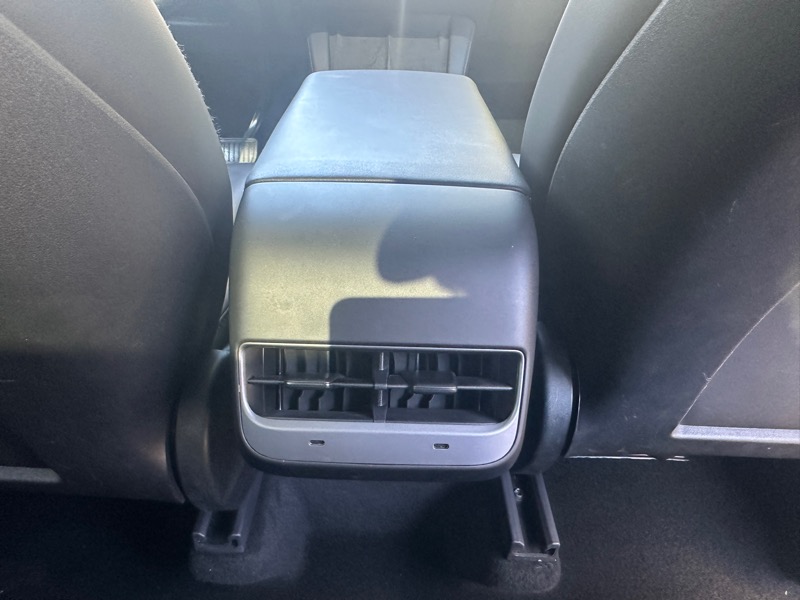 Tesla Model Y  2023
