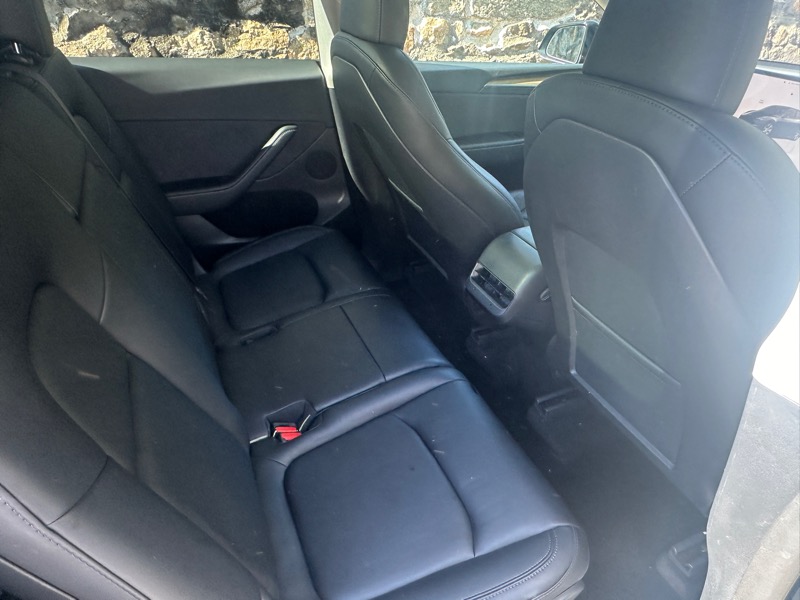 Tesla Model Y  2023