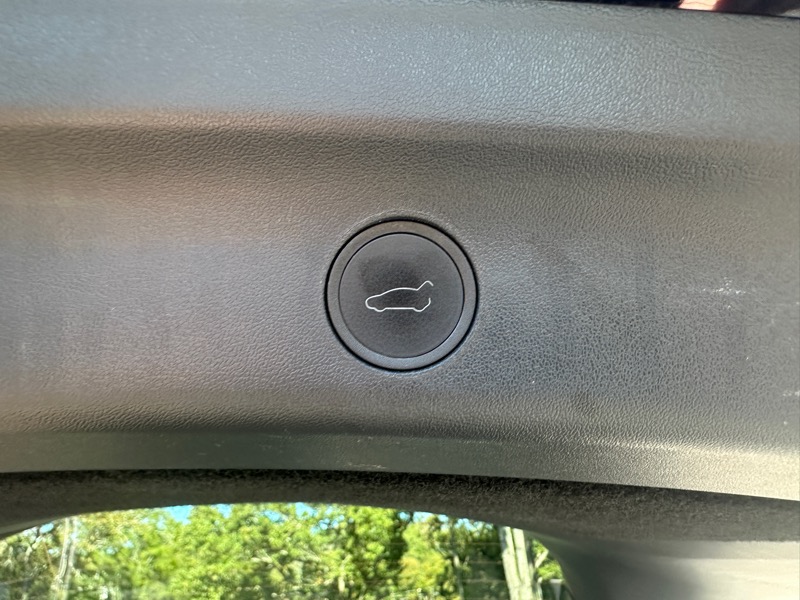 Tesla Model Y  2023