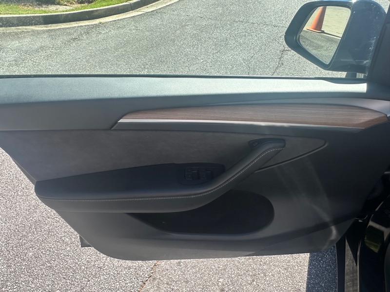 Tesla Model Y  2023