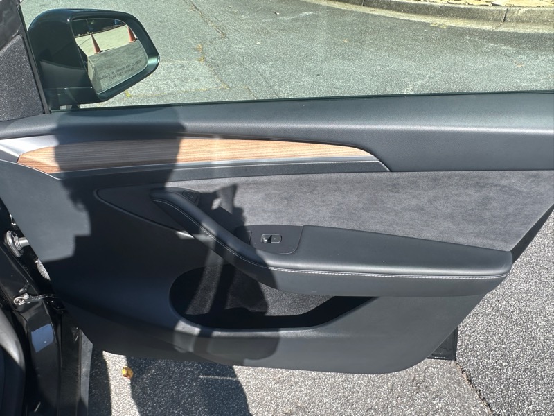 Tesla Model Y  2023