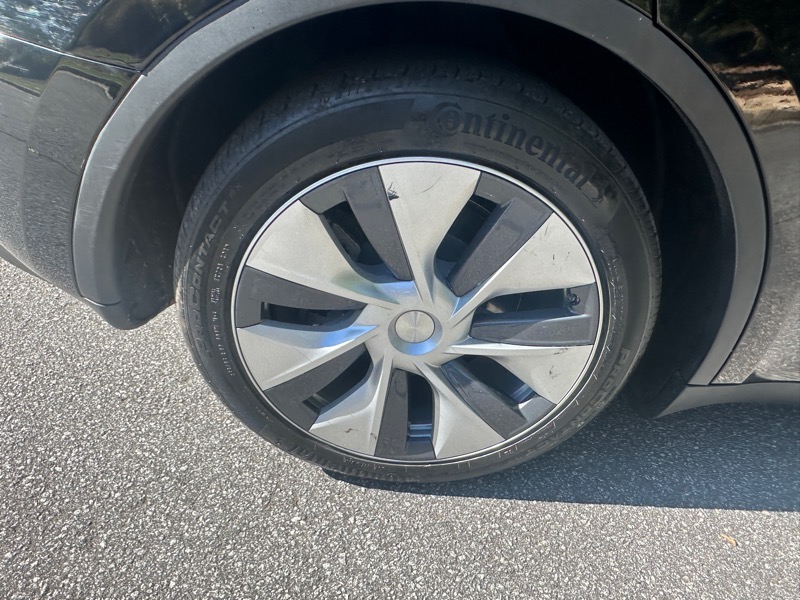 Tesla Model Y  2023