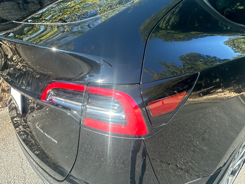 Tesla Model Y  2023